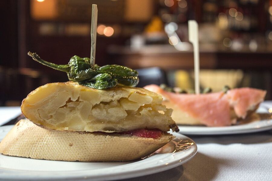 Secret Food Tours Madrid - Meeting your guide at Metro Sol