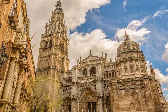 Segovia and Toledo Day Tour from Madrid with Optional Alcazar - Segovia’s Roman Aqueduct is the visual knockout