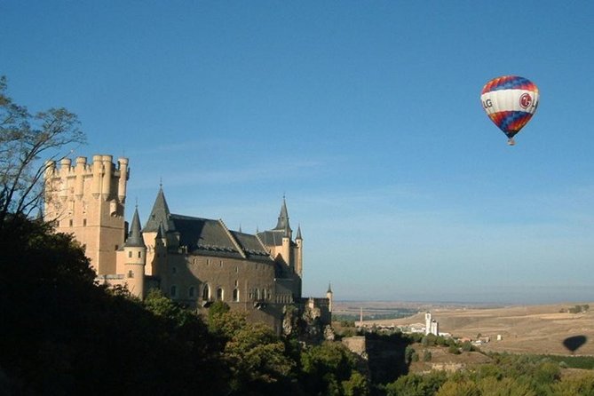 Segovia from the Skies: Sunrise Balloon Ride - The landing is part of the adventure