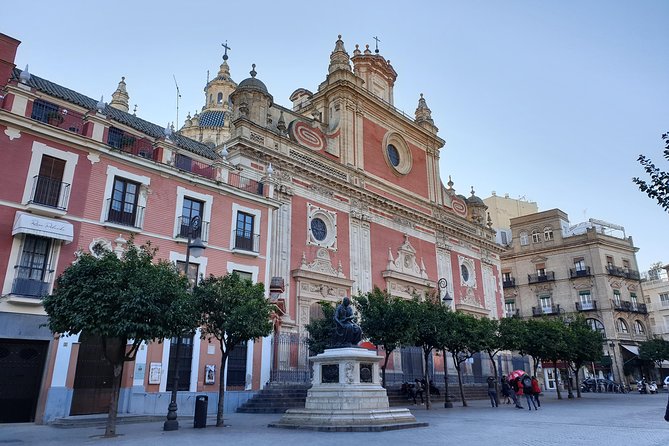Sevilla Food Tour: Tapas, Wine, History & Traditions - Alfalfa brings the old city to the table