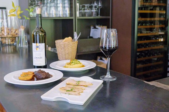 Sevilla Food Tour: Tapas, Wine, History & Traditions - Grandma-style cooking near Santa María la Blanca