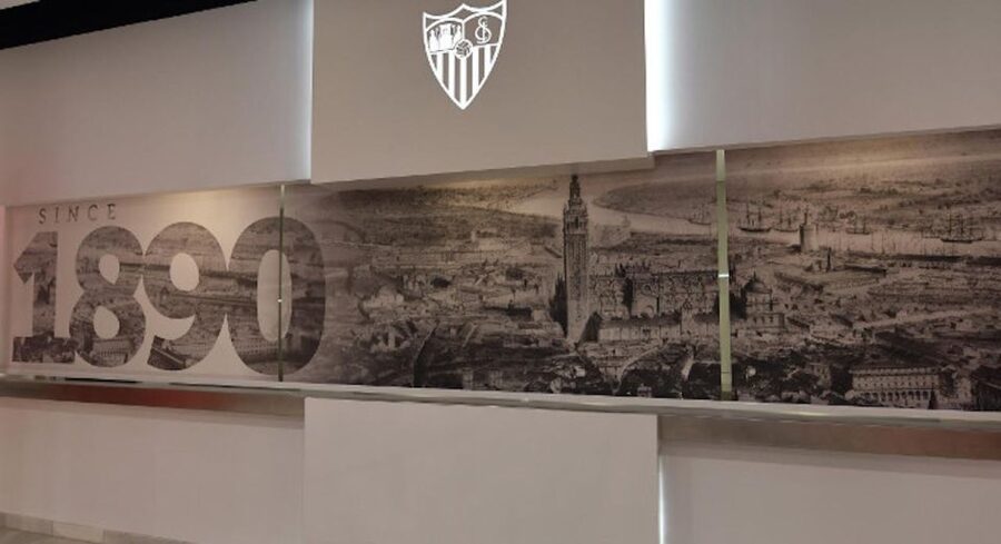 Sevilla: Ramón Sánchez Pizjuán Stadium Entry Ticket - The locker room and tunnel walk