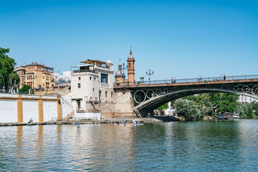 Seville: 1-Hour Guadalquivir River Sightseeing Eco Cruise - What the Boat Is Like During the Hour