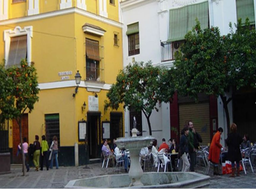 Seville: 1-Hour Walking Tour Barrio de Santa Cruz - Who will enjoy this one-hour walk?