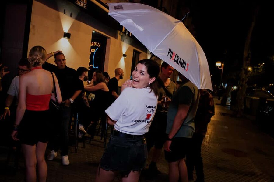 Seville: 3 Bars Pub Crawl + VIP Club Entrance & 3 Free Shots - The 10:00 PM start at Alameda 47