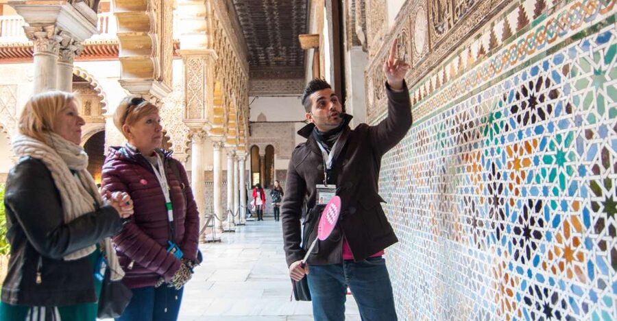 Seville: Alcázar and Cathedral Entry Ticket and Guided Tour - The gardens require a little self-discipline