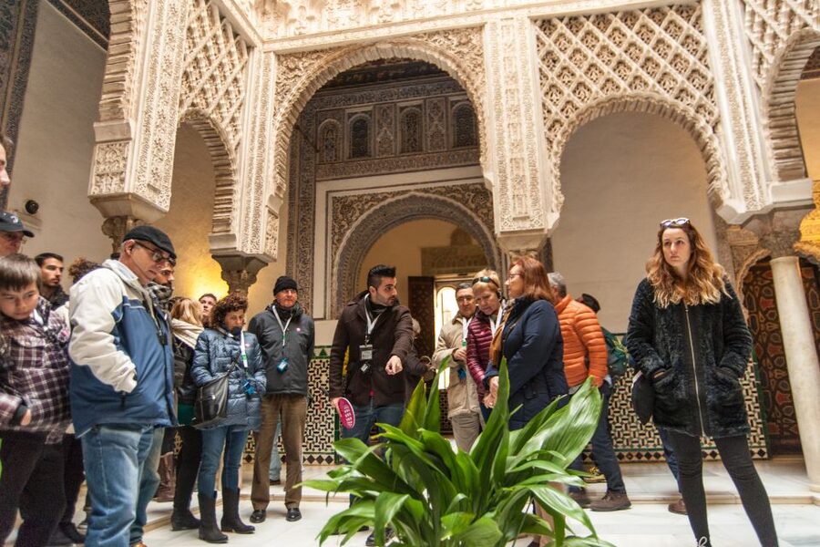 Seville: Alcázar and Cathedral Entry Ticket and Guided Tour - Walking to Seville Cathedral