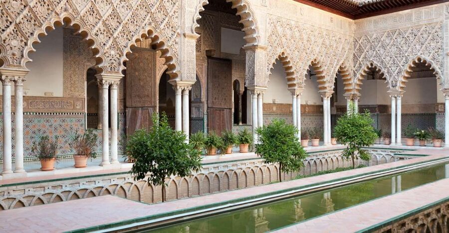 Seville: Alcázar, Cathedral & Giralda Fast Track Guided Tour - Key points at a glance