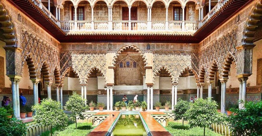Seville: Alcázar Tour with Tickets Included - Water, shade, and the underground cisterns