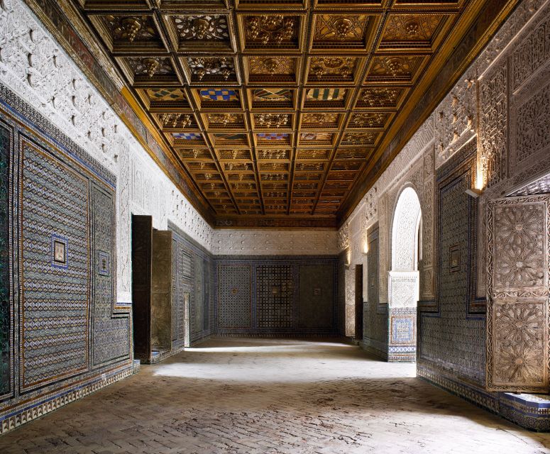 Seville: Casa de Pilatos Ground Floor Entry Ticket - Entering through the Renaissance marble gate