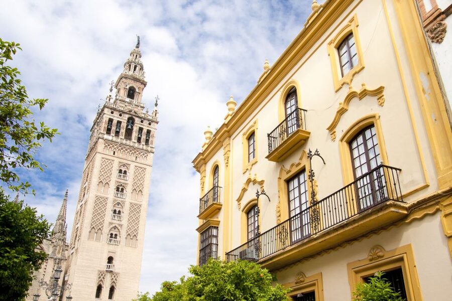 Seville: Cathedral and Alcázar Guided Tour - The Alcázar’s Islamic and royal rooms