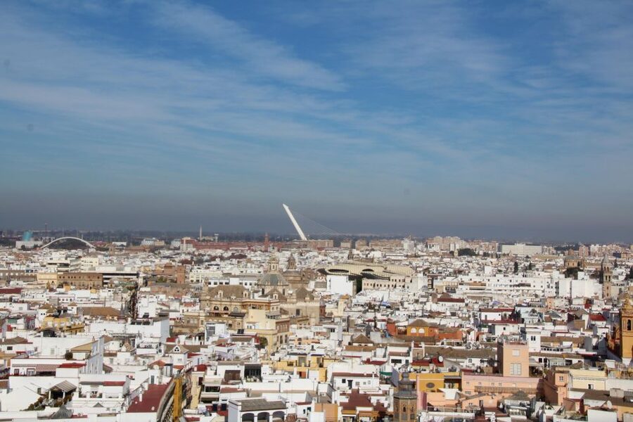 Seville: Cathedral and Giralda Skip-the-line Guided Tour - Why skip-the-line entry matters