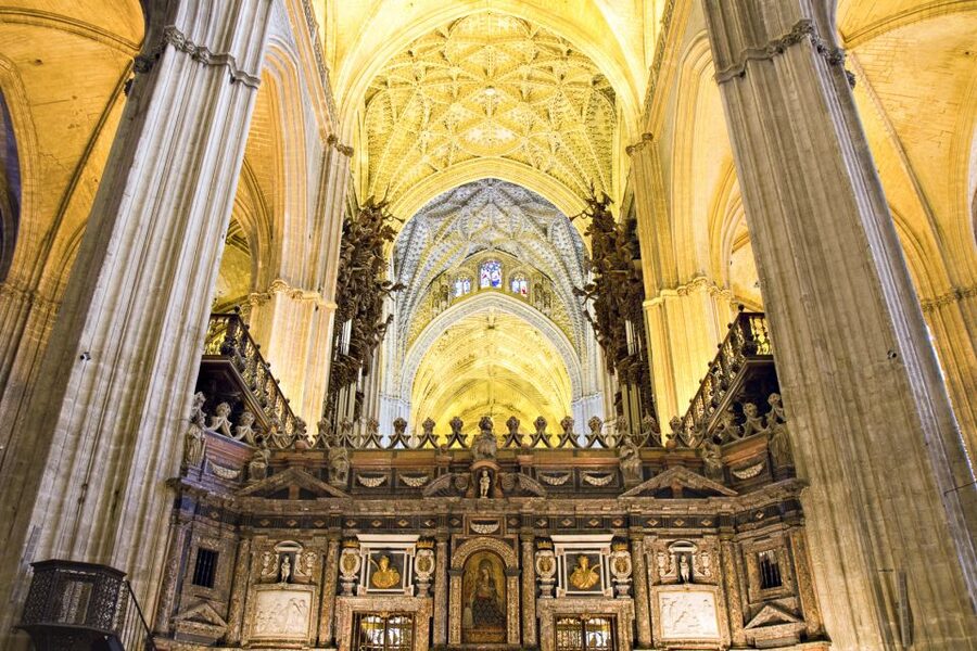 Seville Cathedral and Giralda Tower Guided Tour and Tickets - What the guides do well