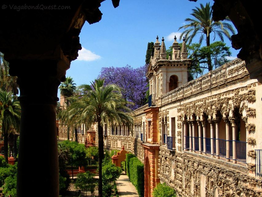 Seville: Cathedral, Giralda & Alcázar Guided Tour - The Giralda: a minaret turned bell tower