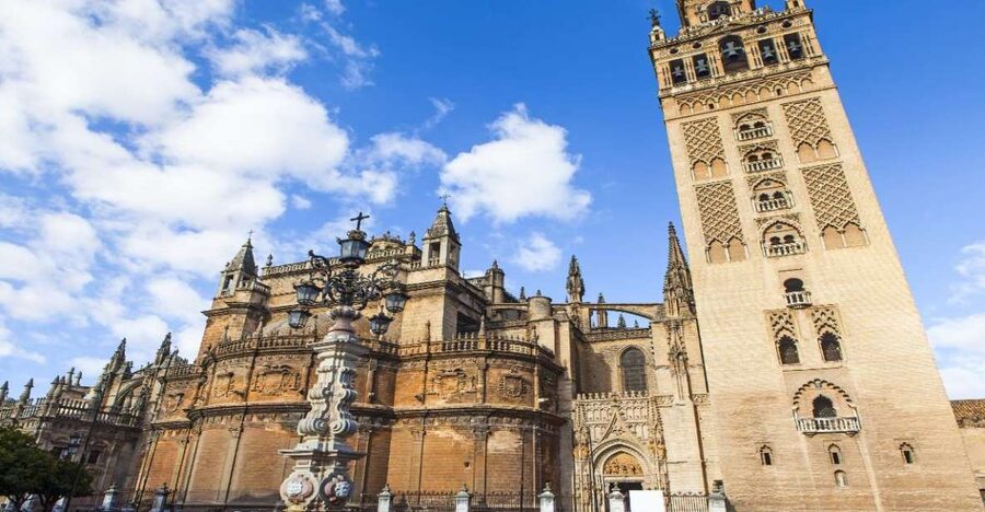 Seville: Cathedral & Giralda Guided Tour with Entry Tickets - Key points before you book