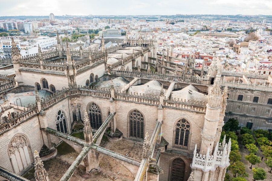 Seville: Cathedral Guided Tour with Optional Alcázar - Guides who make the difference