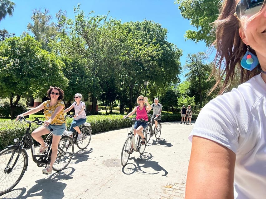 Seville: Dutch Cycling Highlights Tour with local guide - Plaza de Toros and the value of local explanation