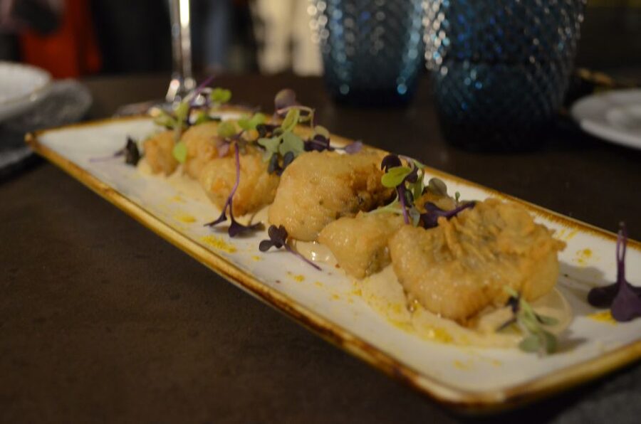 Seville: Flamenco Show & Roof Dinner with Cathedral Views - What arrives at the table