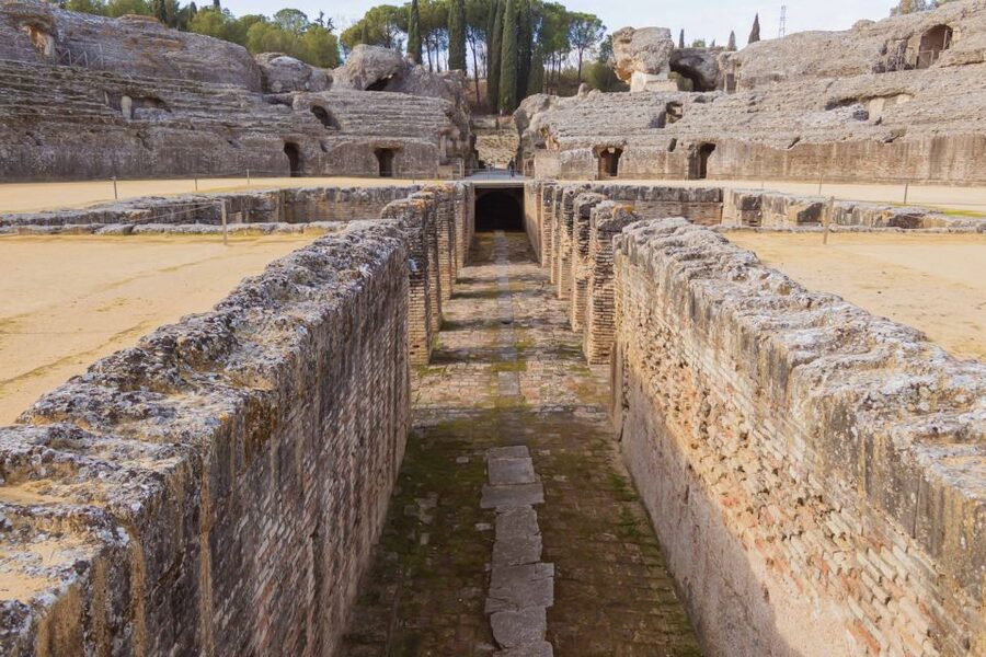 Seville: Game of Thrones and Roman Empire Italica Tour - Domus Exedra and the shape of Roman home life