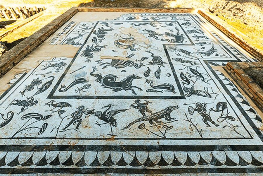 Seville: Game of Thrones and Roman Empire Italica Tour - Casa de los Pájaros and domestic detail