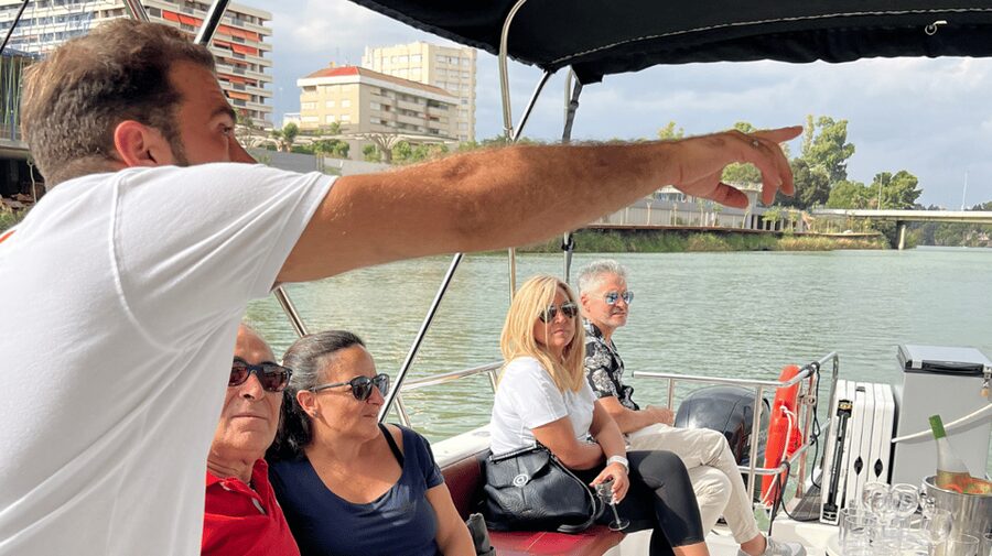 Seville: Guadalquivir River Boat Tour - Meeting at Puente de San Telmo