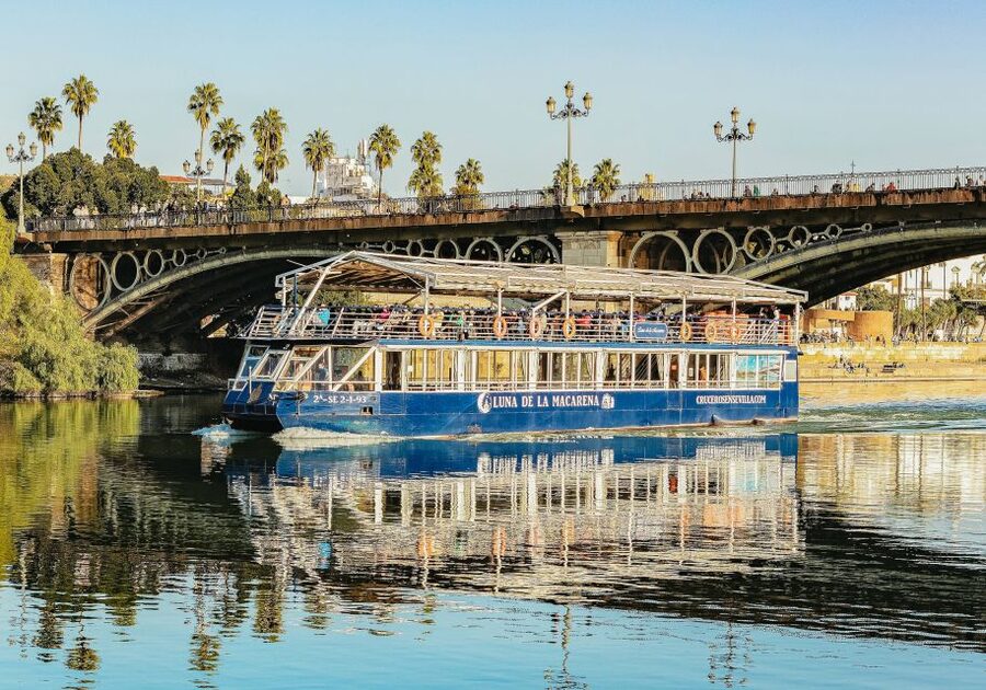 Seville: Guadalquivir River Cruise - Starting beside Seville’s golden tower