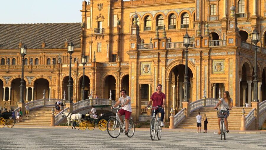 Seville: Guided Sunset Bike Tour - Torre del Oro and the riverfront finish