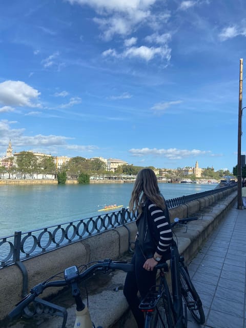 Seville: Guided Tour by Electric Bike - Triana, tiles, flamenco, and the river