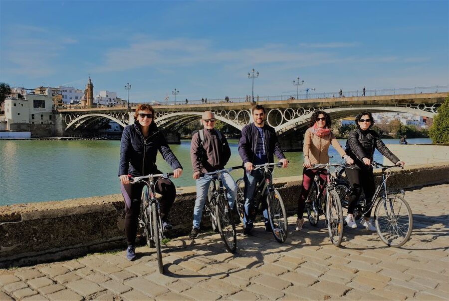 Seville: Highlights Bike Tour with Local Guide - Why a Seville bike tour makes sense