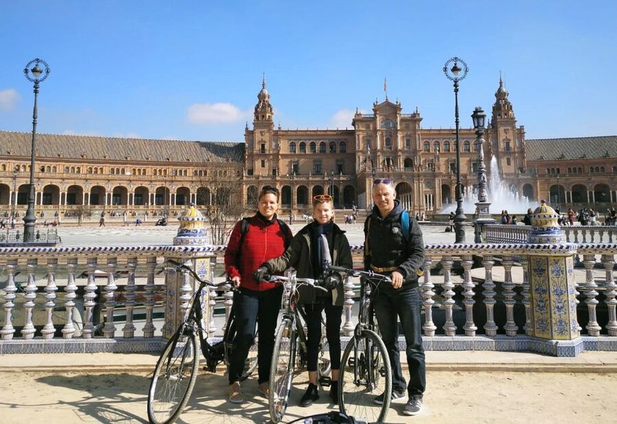 Seville: Highlights Bike Tour with Local Guide - The Alcázar, cathedral, and old center