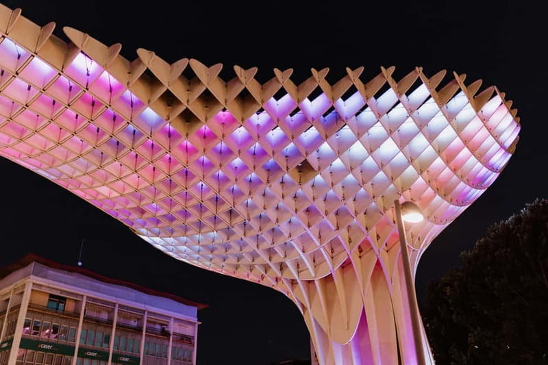 Seville: Paranormal and Legends Guided Walking Tour - Six short stops through central Seville