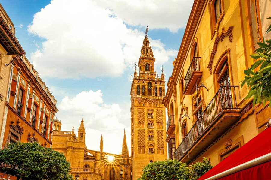 Seville: Priority Access Cathedral, Giralda & Alcázar Tour - Key points to know before booking
