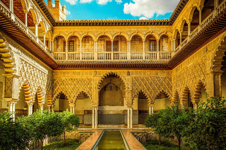 Seville: Priority Access Cathedral, Giralda & Alcázar Tour - Why the guide matters at all three sites