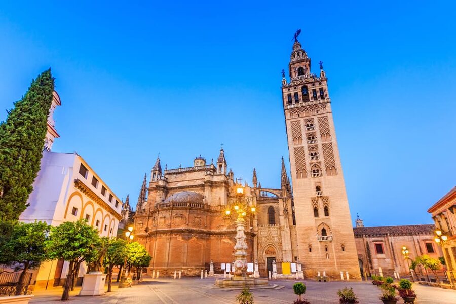 Seville: Priority Access Cathedral & Giralda Tour - Should you book the Seville Cathedral and Giralda tour?