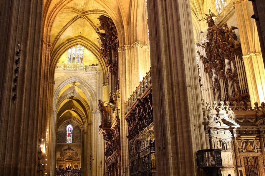 Seville: Priority Access Cathedral & Giralda Tour - Inside the Cathedral: a focused 1.5-hour route