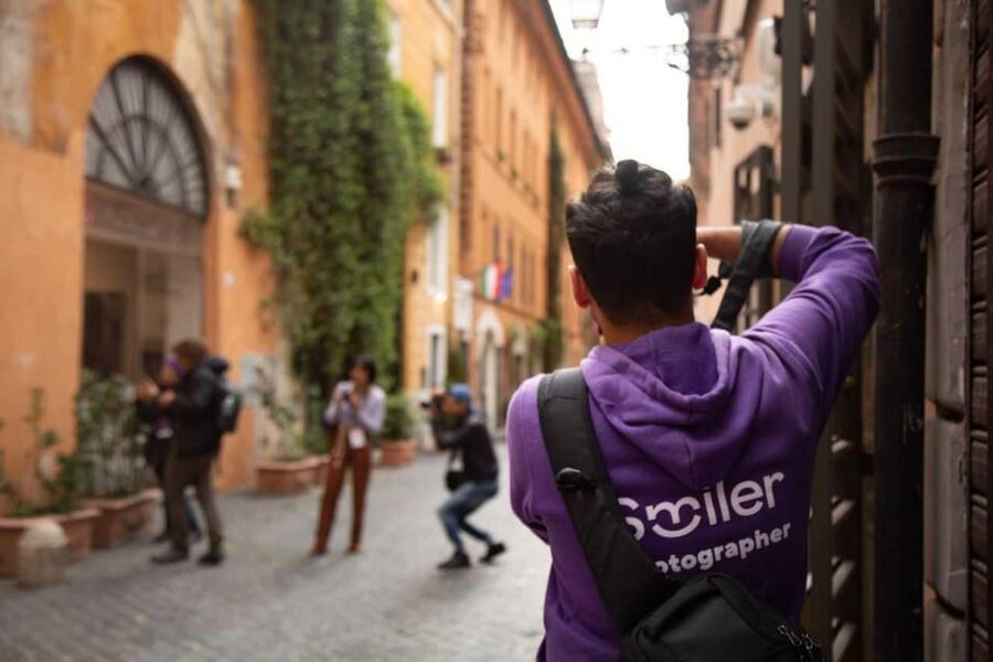 Seville: Professional Photoshoot at Plaza de España - Key points to know before booking