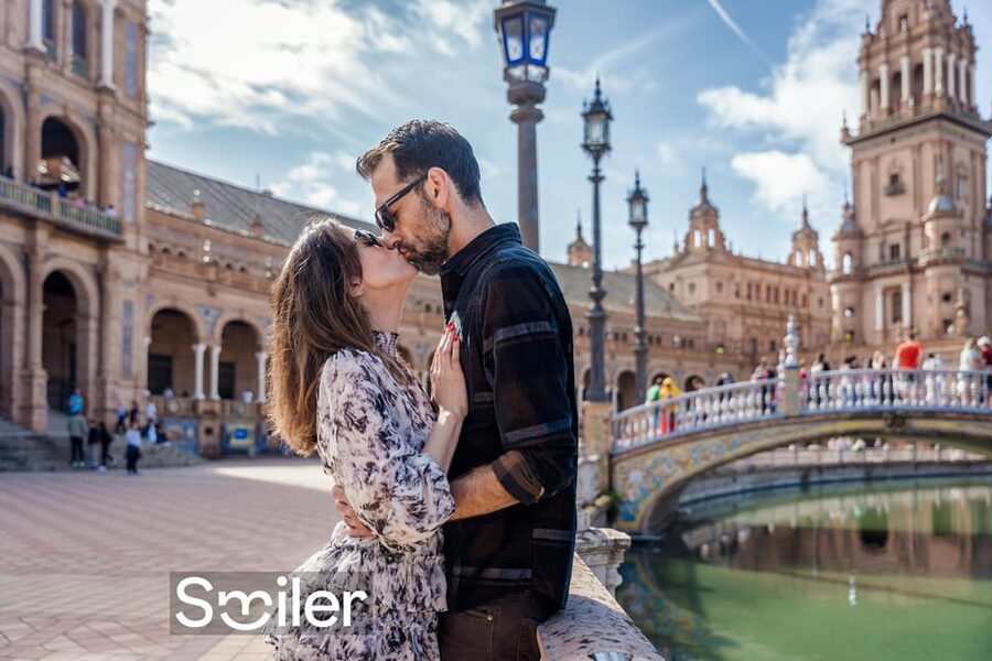 Seville: Professional Photoshoot at Plaza de España - Timing, weather, and the crowd question
