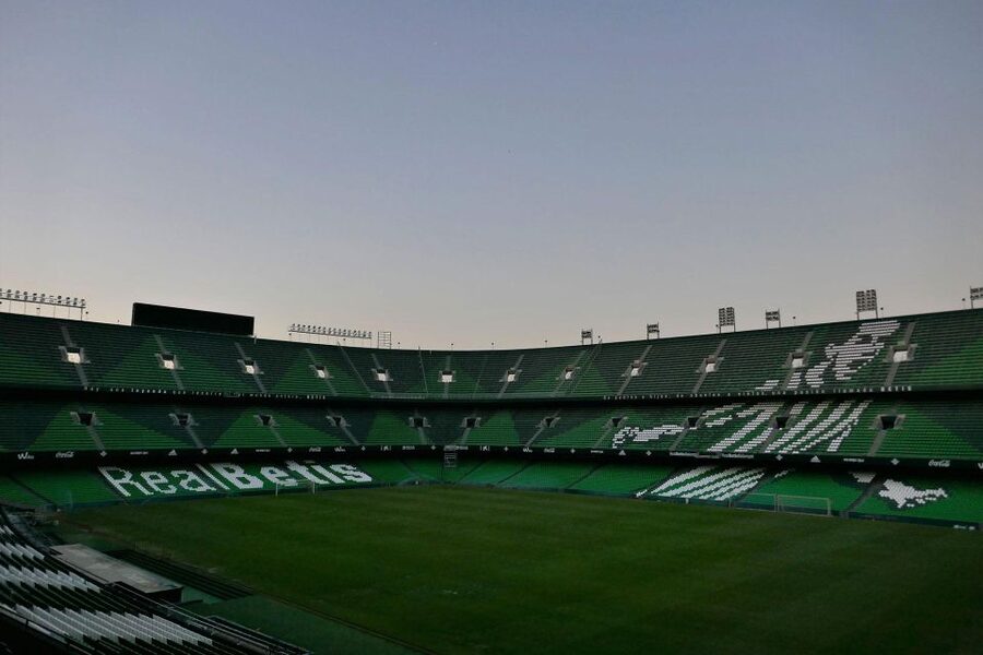 Seville: Real Betis Tour at the La Cartuja Stadium - What the guides add to the experience