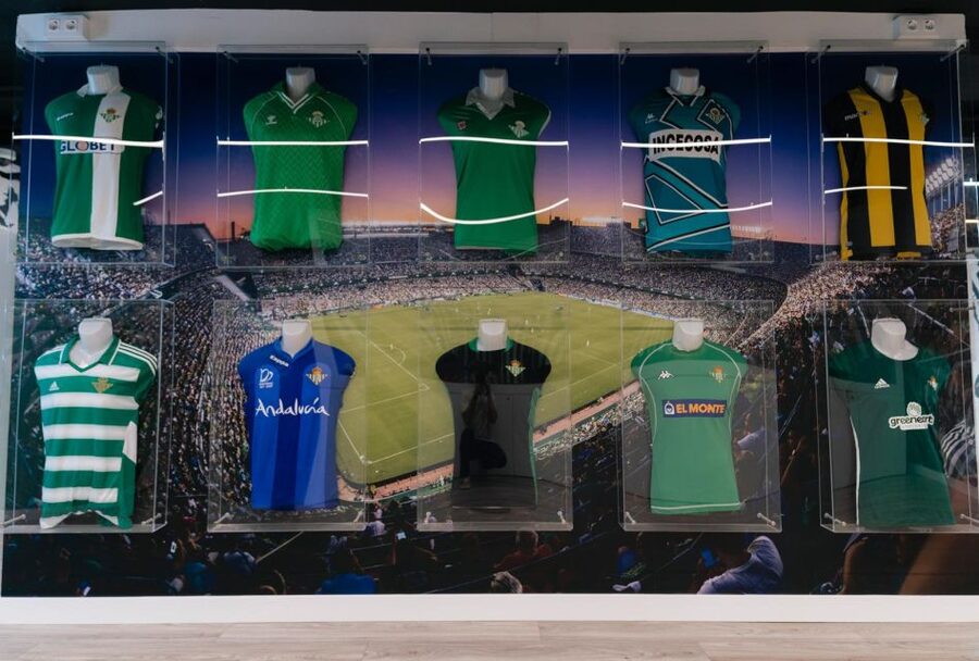 Seville: Real Betis Tour at the La Cartuja Stadium - The presidential box gives you the grand view