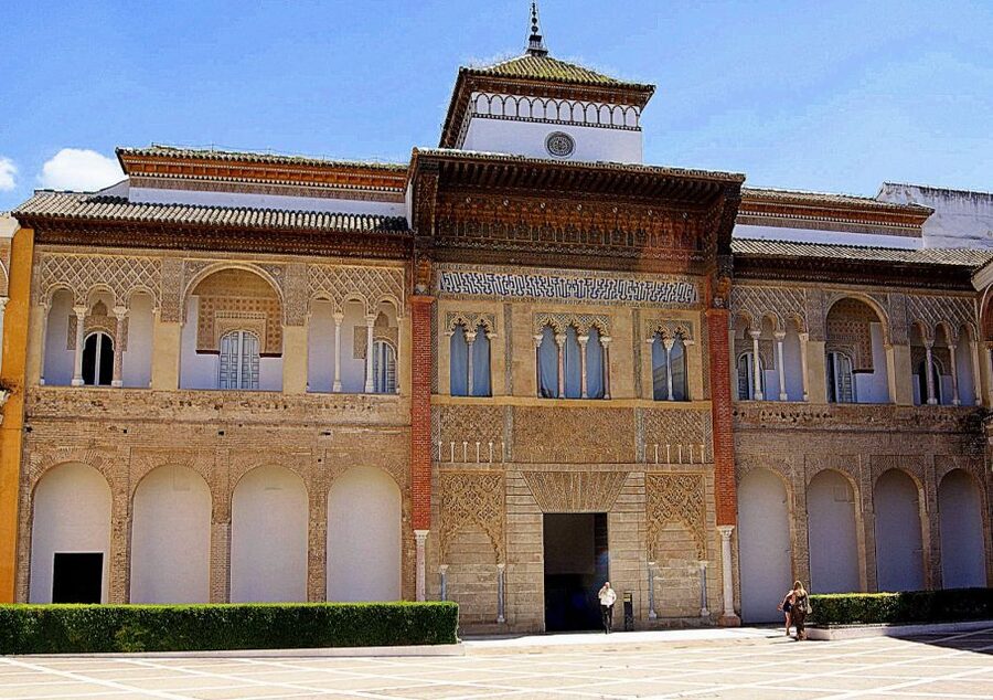 Seville: Small-Group Alcázar Guided Tour & Entry Ticket - What the guides do best