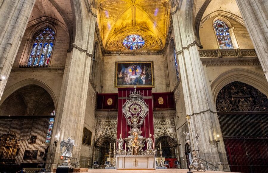 Seville: Small-Group Cathedral and Giralda Tour with Tickets - Key points at a glance