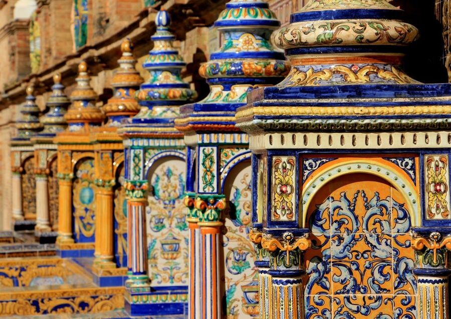 Seville: Small-Group City Highlights Walking Tour - Torre del Oro and the route toward the river