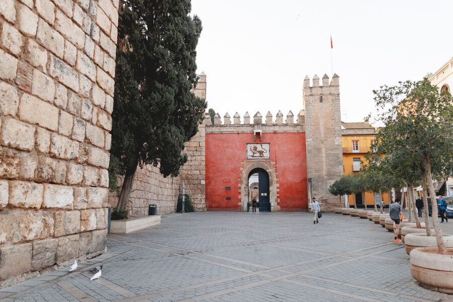 Seville: VIP Exclusive Early Access Tour of The Alcazar - What you will notice without a daytime crowd