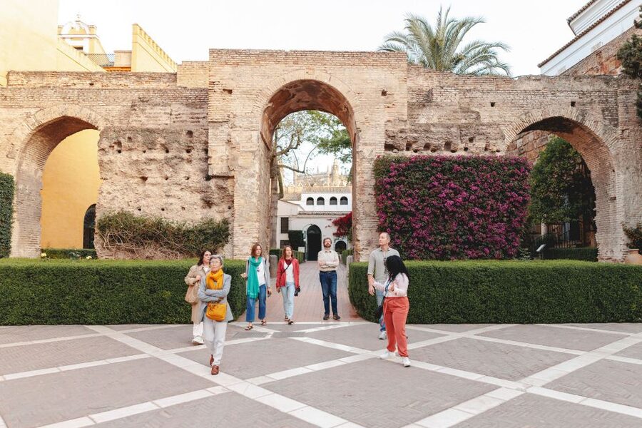 Seville: VIP Exclusive Early Access Tour of The Alcazar - The guide can make or break the morning