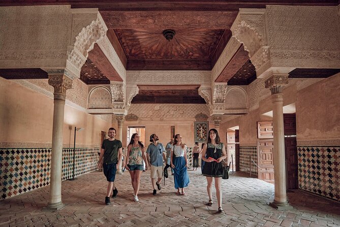 Skip The Line Alhambra and Generalife Guided Tour - The Palace of Carlos V: Renaissance inside a Moorish complex