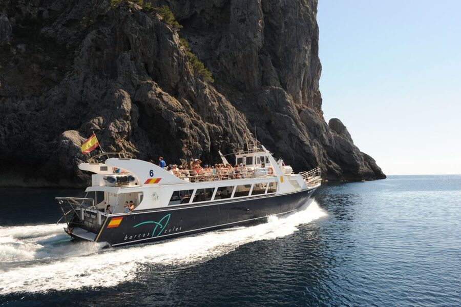 Sóller: Boat Trip to Sa Calobra and Torrent de Pareis - Arriving at Sa Calobra