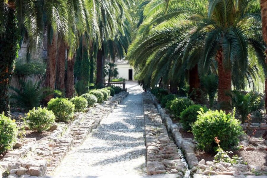 Sóller: Jardines de Alfabia Entrance Ticket - How much value do you get for $11?