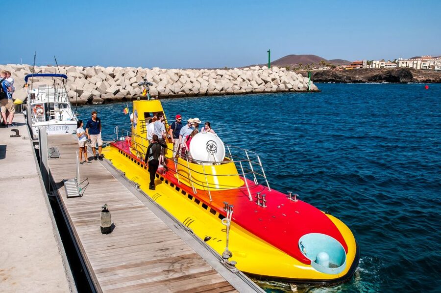 Southern Tenerife: 50-Minute Submarine Dive - The free bus service and the real length of the outing