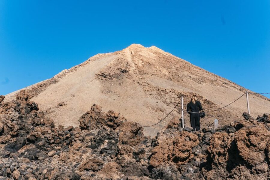 Tenerife: Mount Teide Summit Hiking Adventure with Cable Car - Guides who make the geology understandable