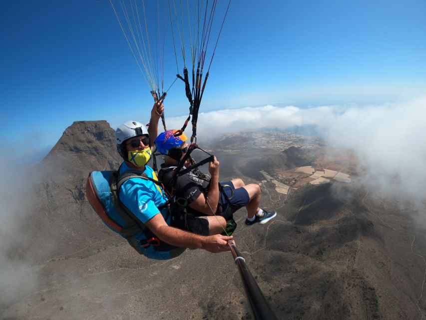 Tenerife: Paragliding with National Champion Paraglider - Who will enjoy this most